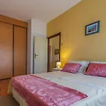 Apartments With Parking Space Banjole - Pula - 7036 Apartment