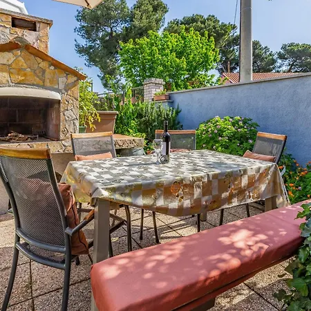 With Parking Space Banjole, - 7036 *