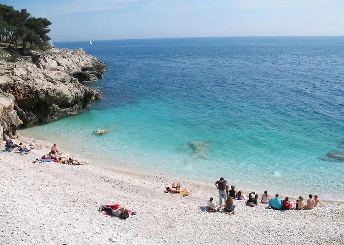 Apartments With Parking Space Banjole, Pula - 7036 Apartment