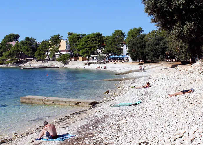 Apartments With Parking Space Banjole, Pula - 7036 *