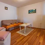 Apartments With Parking Space Banjole - Pula - 7036 *